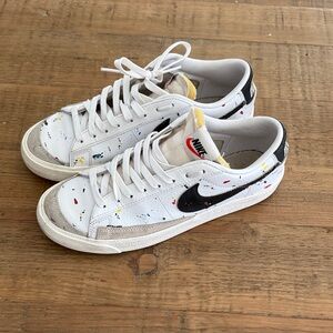NIKE Men’s White and Black Sneakers with Colorful Accents